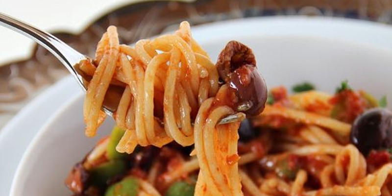 Menu San Valentino, Tajarin con Sugo Mediterraneo alle Olive